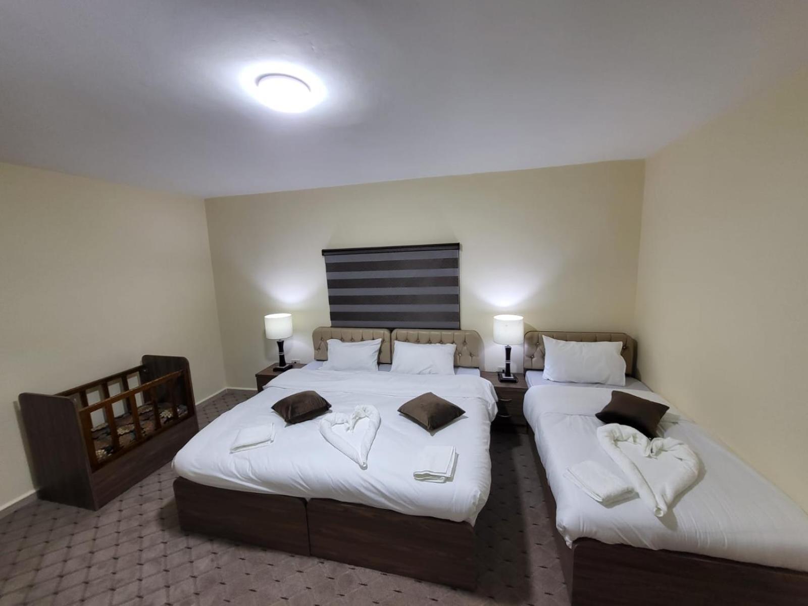 Petra Hills House Hostel Wadi Musa Exterior photo